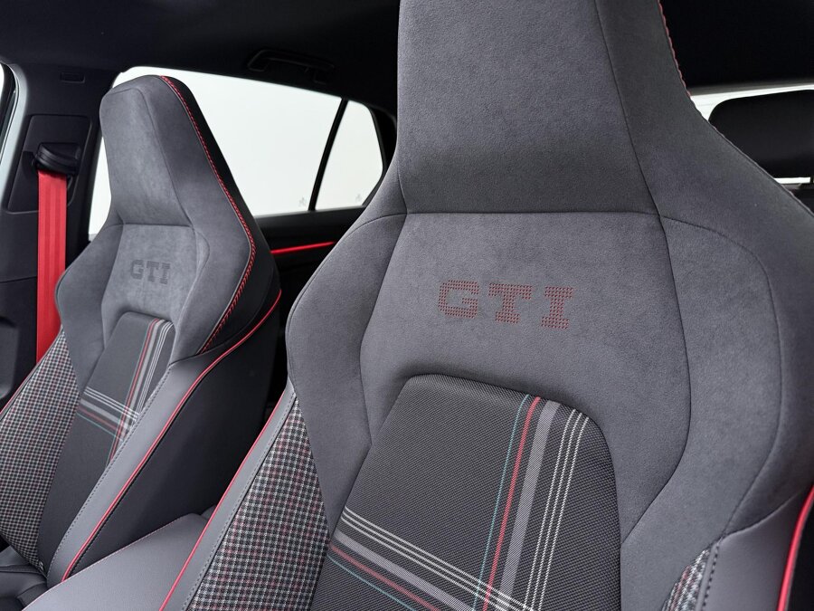 Volkswagen Golf GTI Clubsport Edition 50 2.0 TSI 325 PK