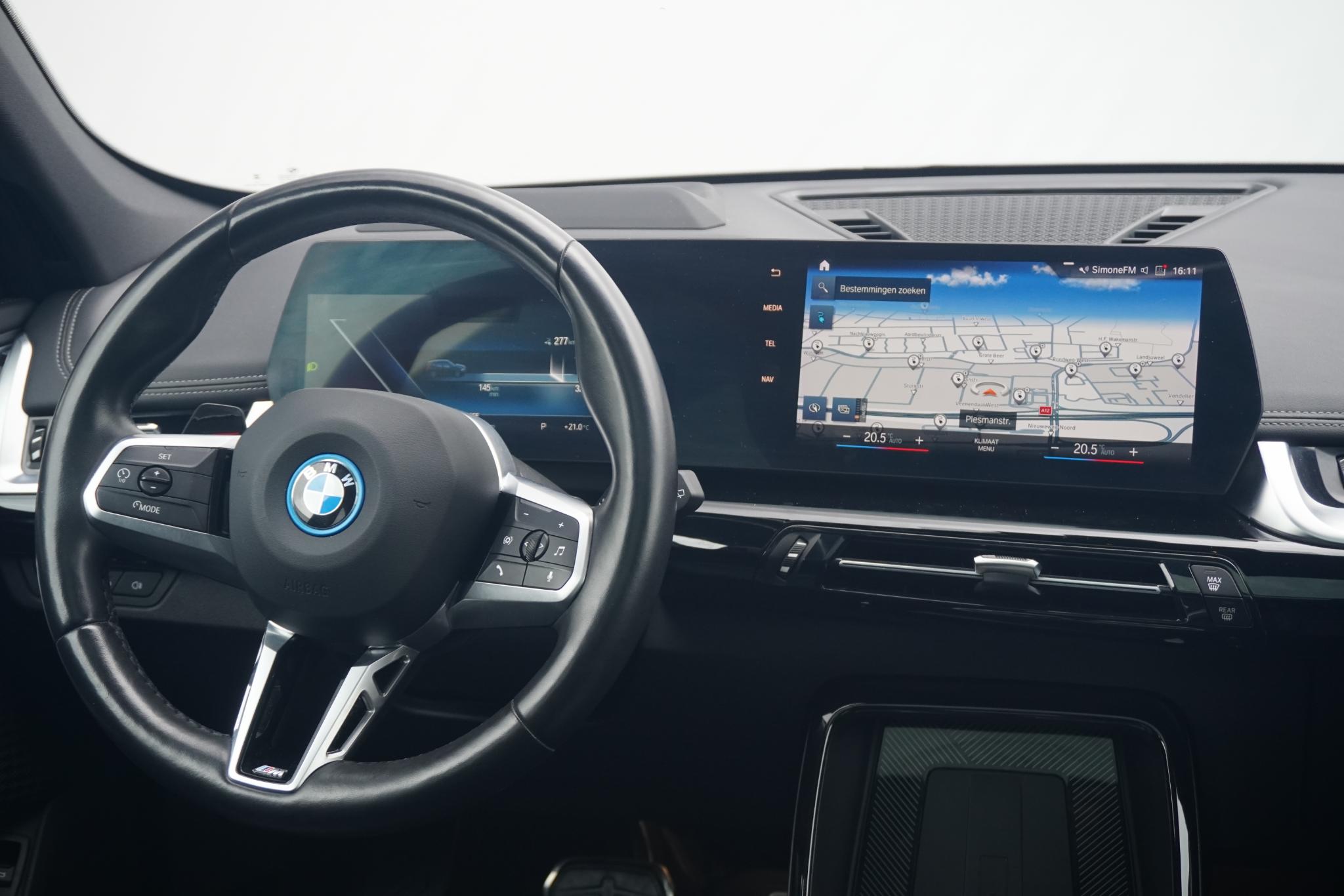 BMW iX1