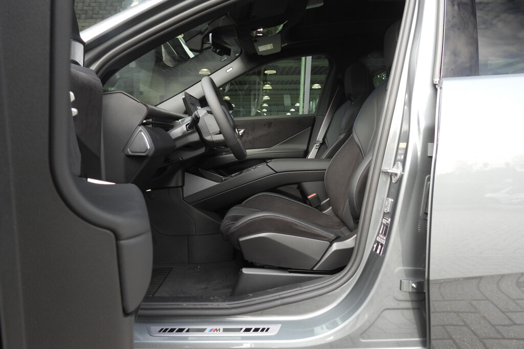BMW iX3 10