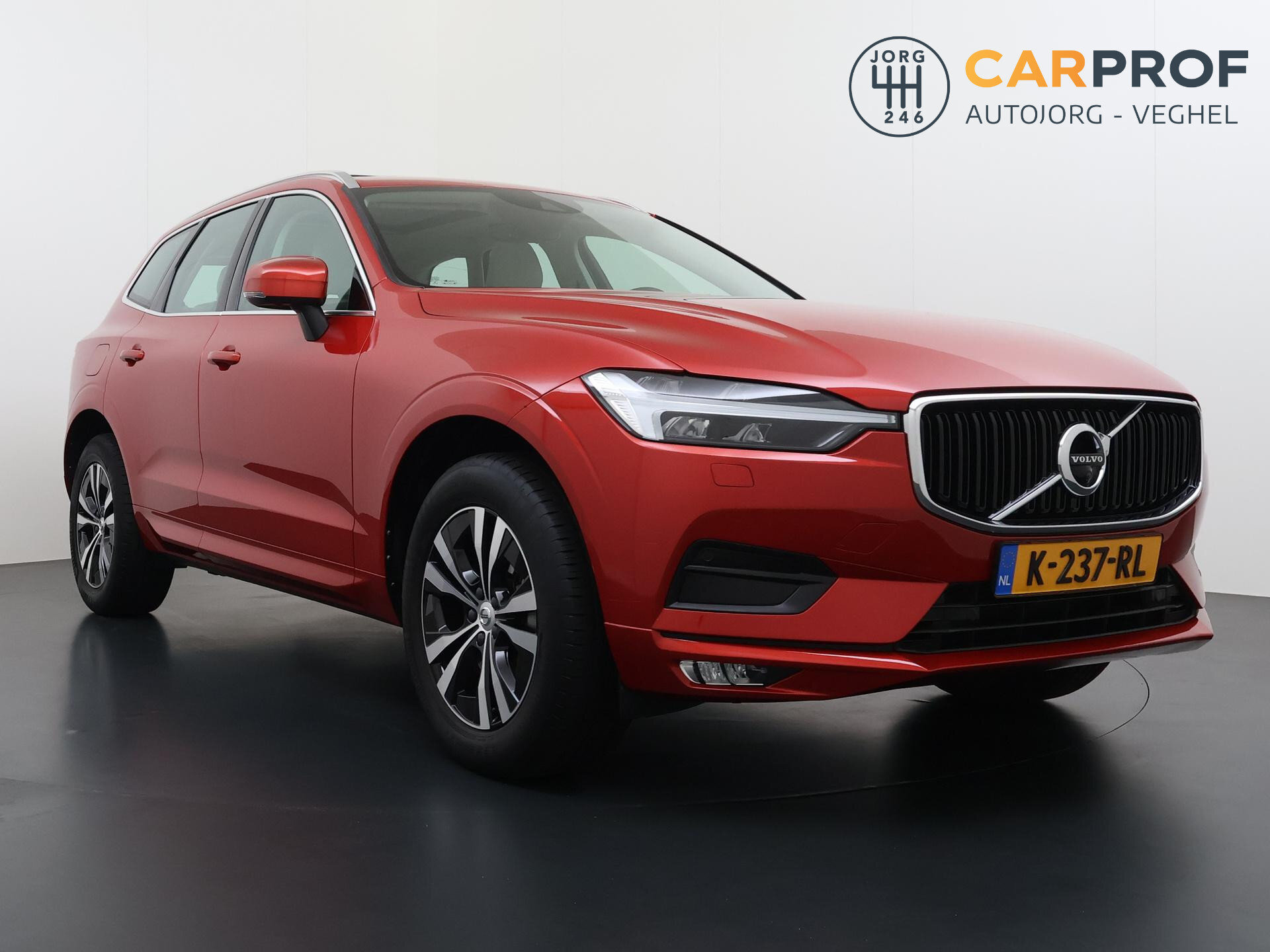 Volvo XC60 2.0 B5 Momentum Exclusive - Afbeelding 4
