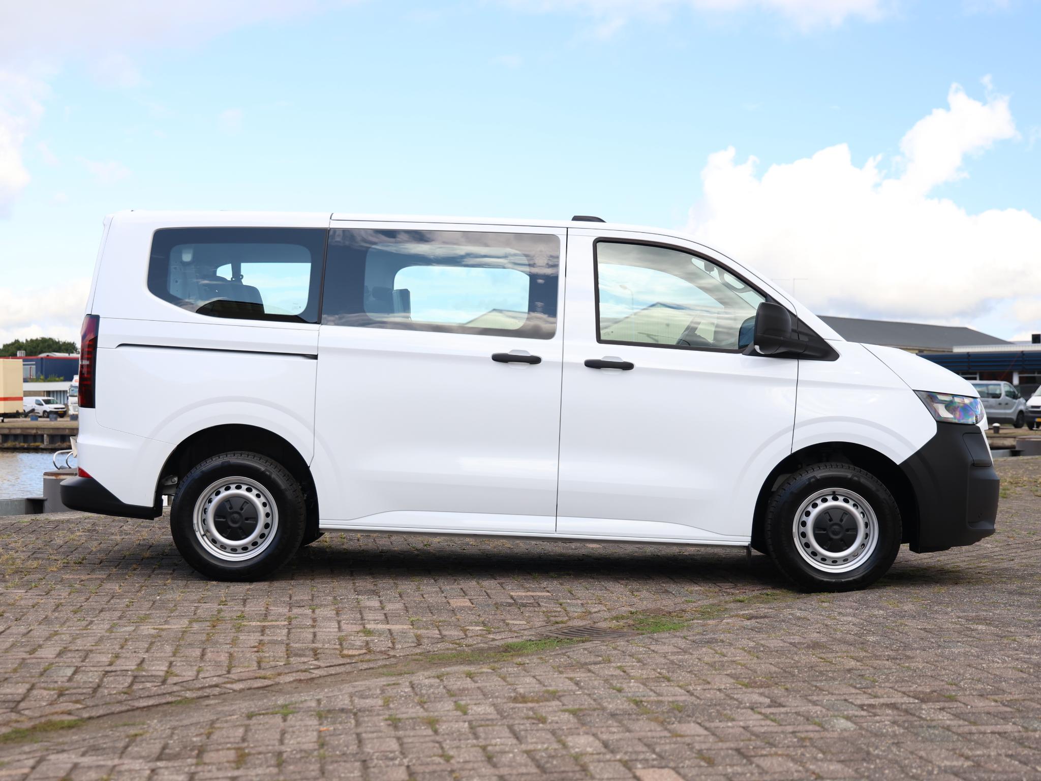 Volkswagen Transporter Kombi Taxi 136PK 71 kWh - Afbeelding 2