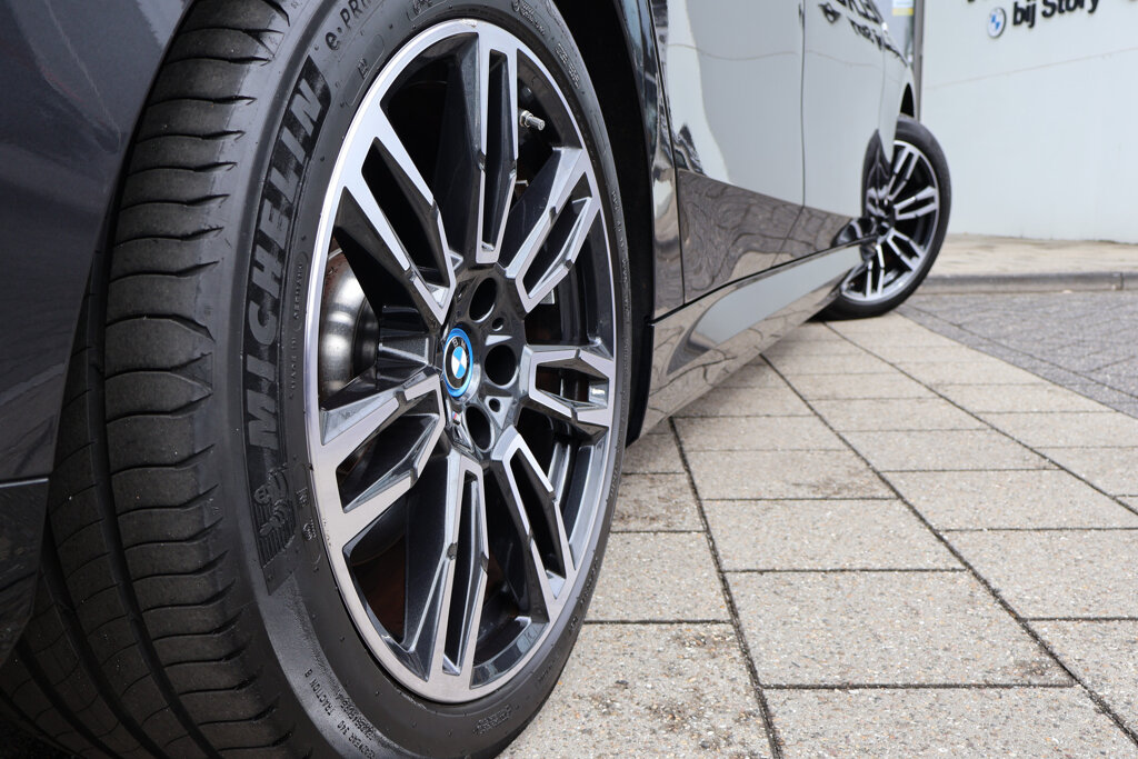 BMW i5 10