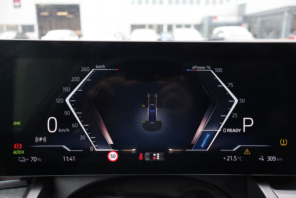 BMW i5 26