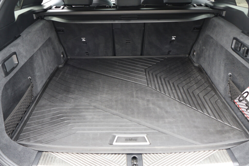BMW i5 31