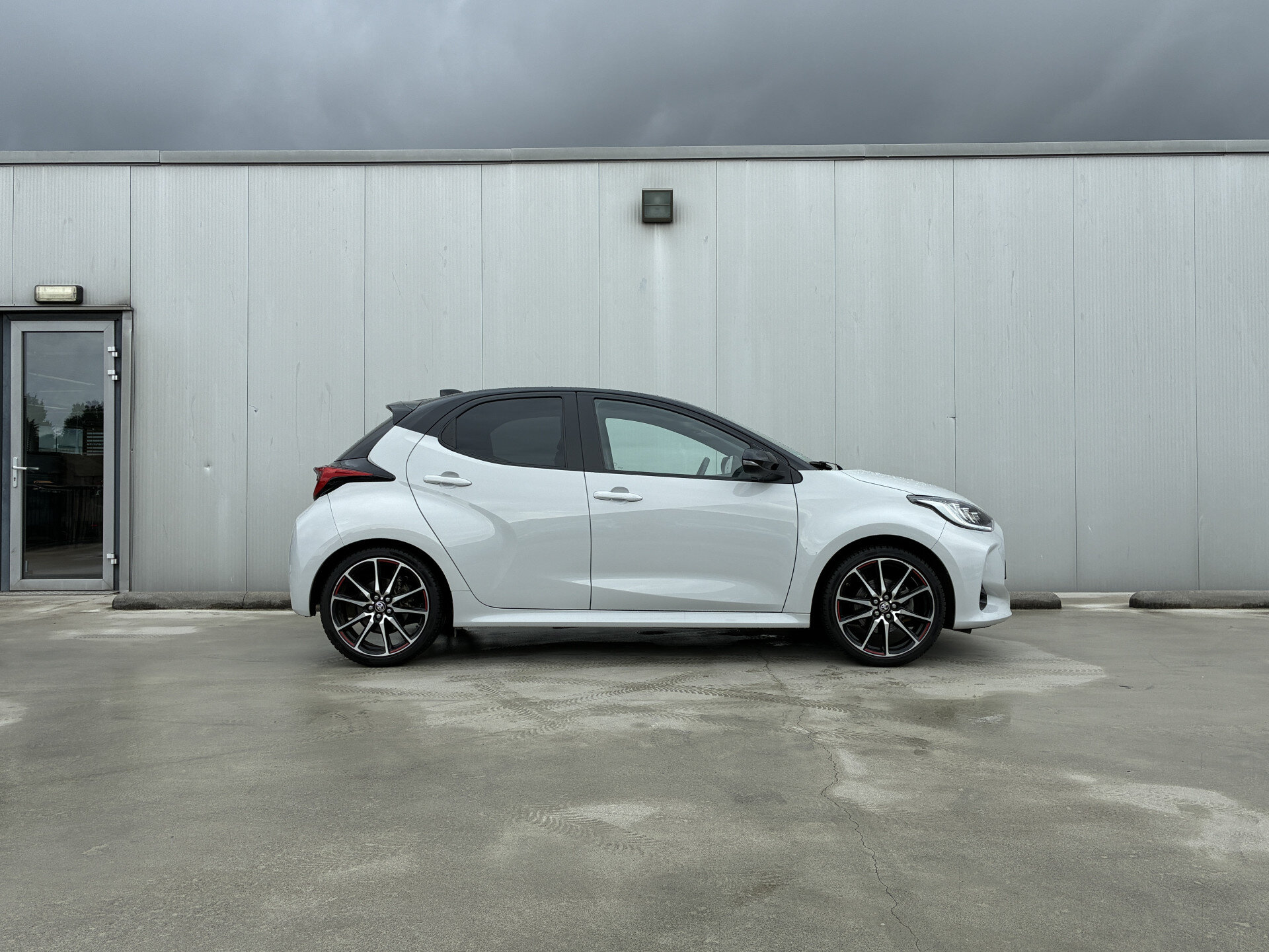 Toyota Yaris 1.5 Hybrid GR Sport - Afbeelding 2