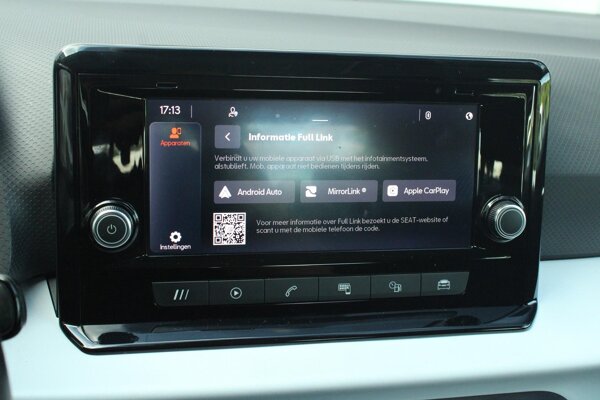 Apple Carplay/Android Auto Apple Carplay/Android Auto