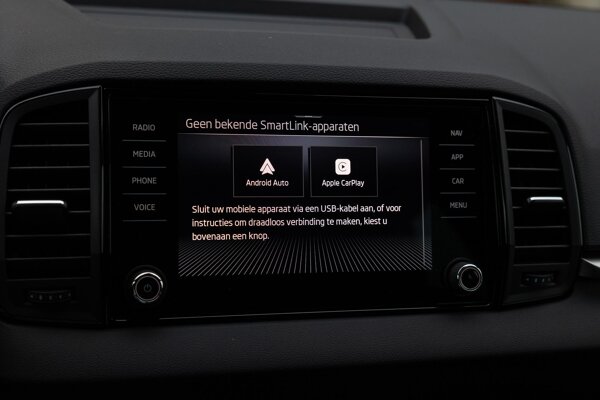 Apple Carplay/Android Auto Apple Carplay/Android Auto