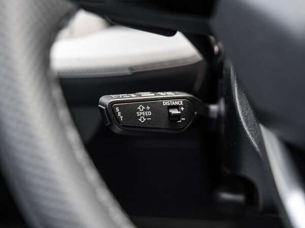 cruise control adaptief en stuurhulp cruise control adaptief en stuurhulp