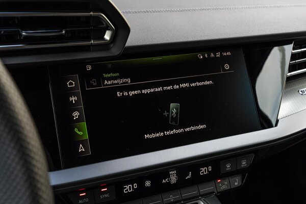 Apple Carplay/Android Auto Apple Carplay/Android Auto