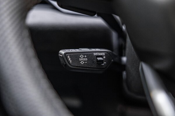 cruise control adaptief en stuurhulp cruise control adaptief en stuurhulp
