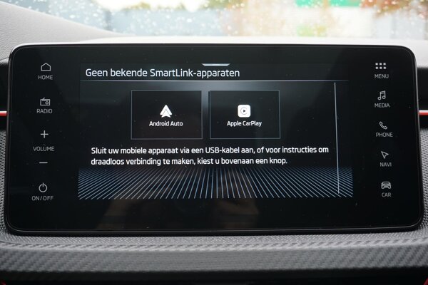 Apple Carplay/Android Auto Apple Carplay/Android Auto