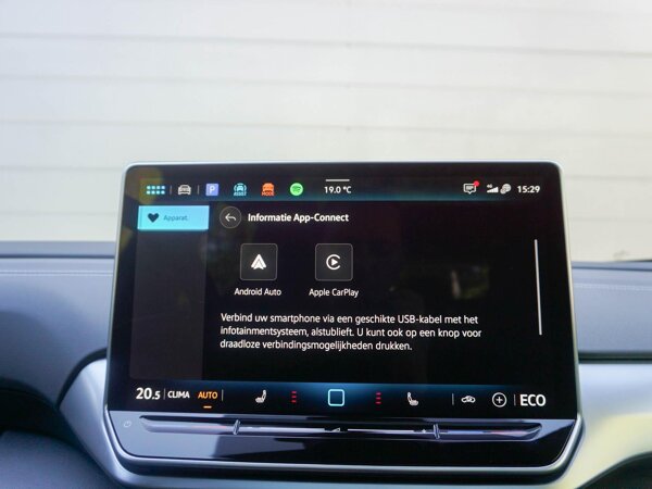 Apple Carplay/Android Auto Apple Carplay/Android Auto