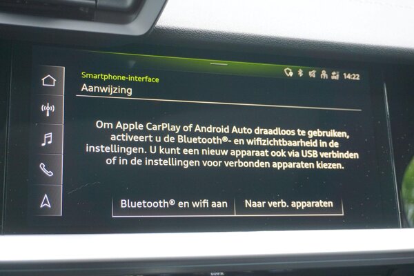 Apple Carplay/Android Auto Apple Carplay/Android Auto