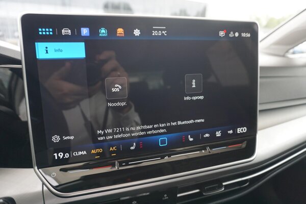 Apple Carplay/Android Auto Apple Carplay/Android Auto