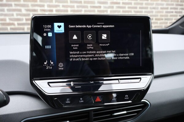 Apple Carplay/Android Auto Apple Carplay/Android Auto