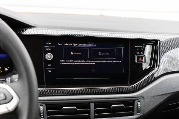Apple Carplay/Android Auto Apple Carplay/Android Auto