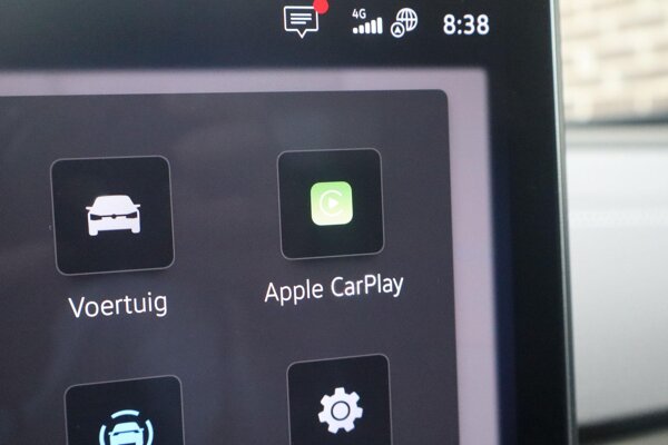 Apple Carplay/Android Auto Apple Carplay/Android Auto