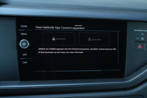 Apple Carplay/Android Auto Apple Carplay/Android Auto