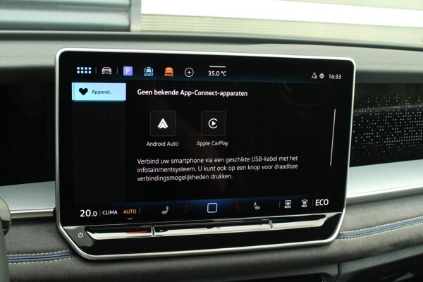 Apple Carplay/Android Auto Apple Carplay/Android Auto