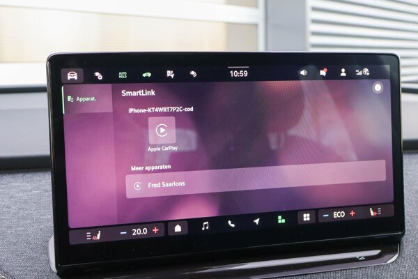 Apple Carplay/Android Auto Apple Carplay/Android Auto