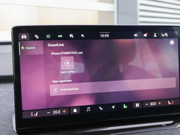 Apple Carplay/Android Auto Apple Carplay/Android Auto