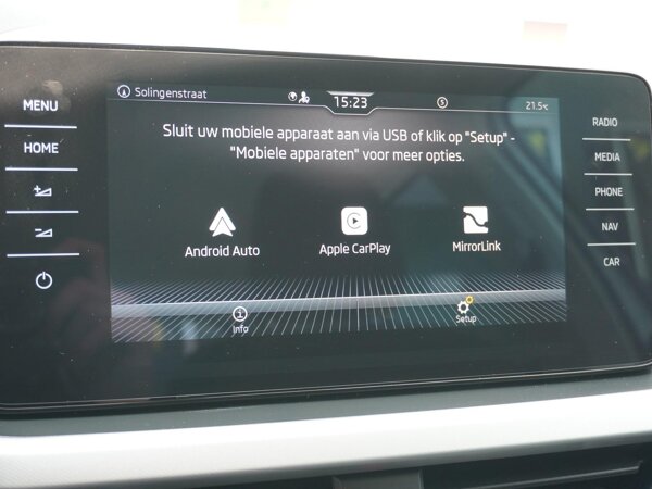 Apple Carplay/Android Auto Apple Carplay/Android Auto