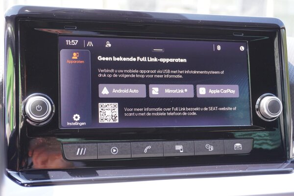 Apple Carplay/Android Auto Apple Carplay/Android Auto