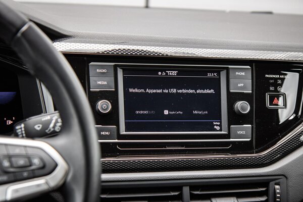 Apple Carplay/Android Auto Apple Carplay/Android Auto