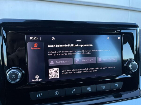 Apple Carplay/Android Auto Apple Carplay/Android Auto