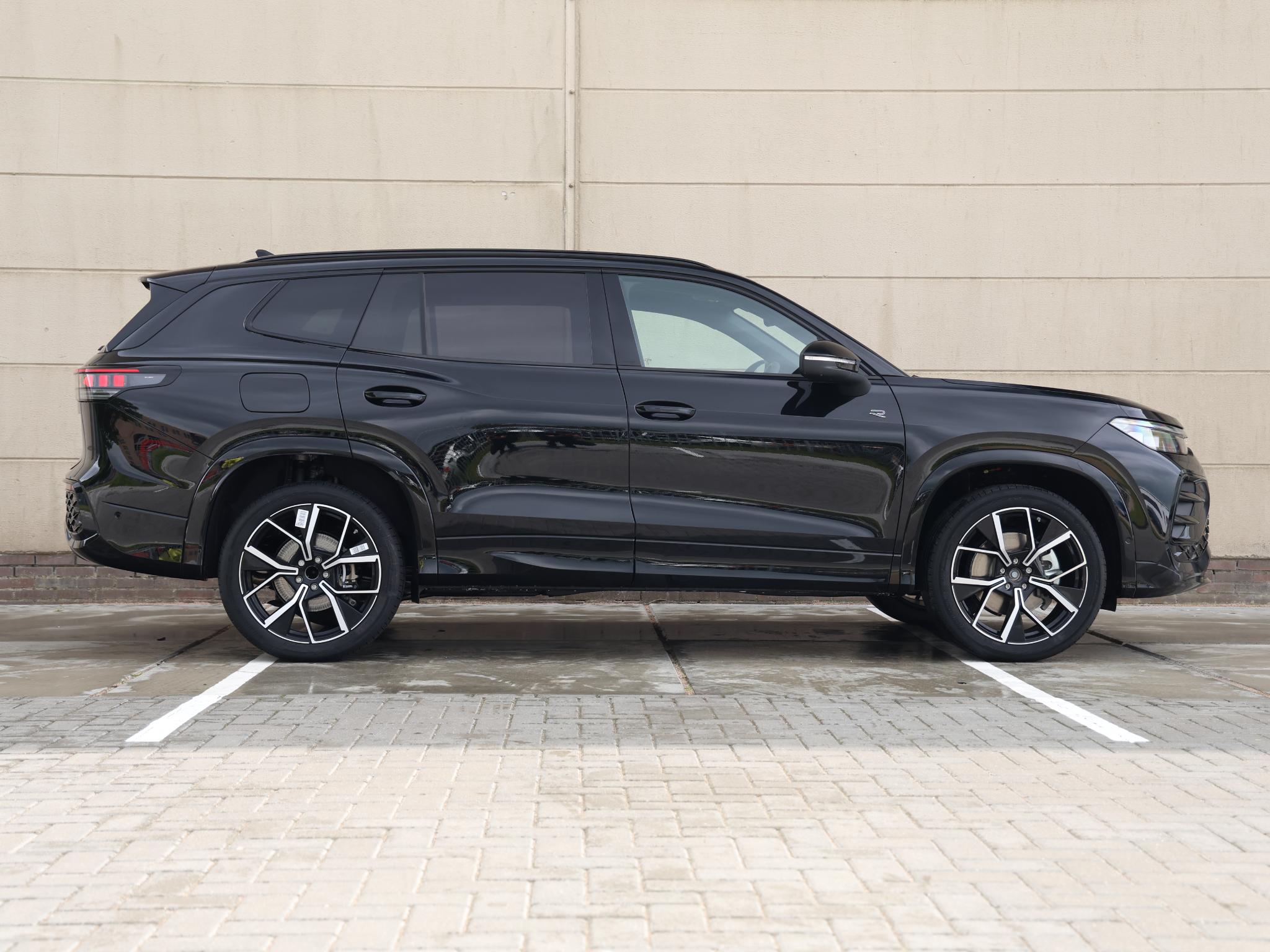 Volkswagen Tayron R-Line Edition 1.5 eHybrid 272 PK - Afbeelding 2