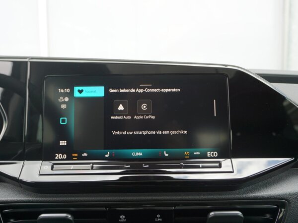 Apple Carplay/Android Auto Apple Carplay/Android Auto