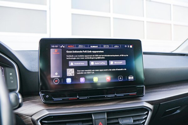 Apple Carplay/Android Auto Apple Carplay/Android Auto