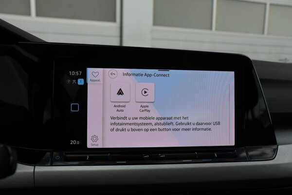 Apple Carplay/Android Auto Apple Carplay/Android Auto