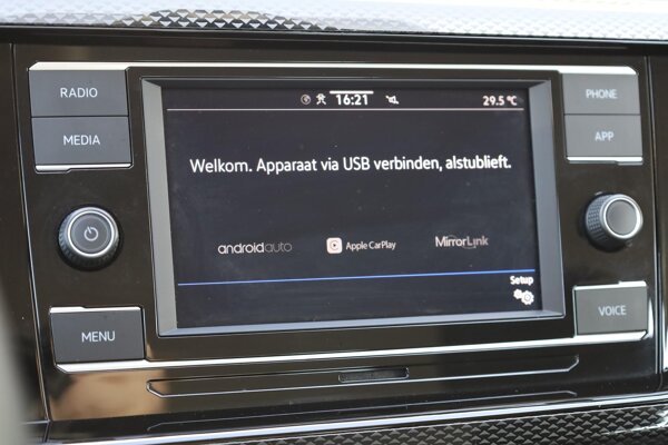 Apple Carplay/Android Auto Apple Carplay/Android Auto