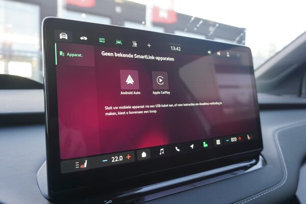 Apple Carplay/Android Auto Apple Carplay/Android Auto