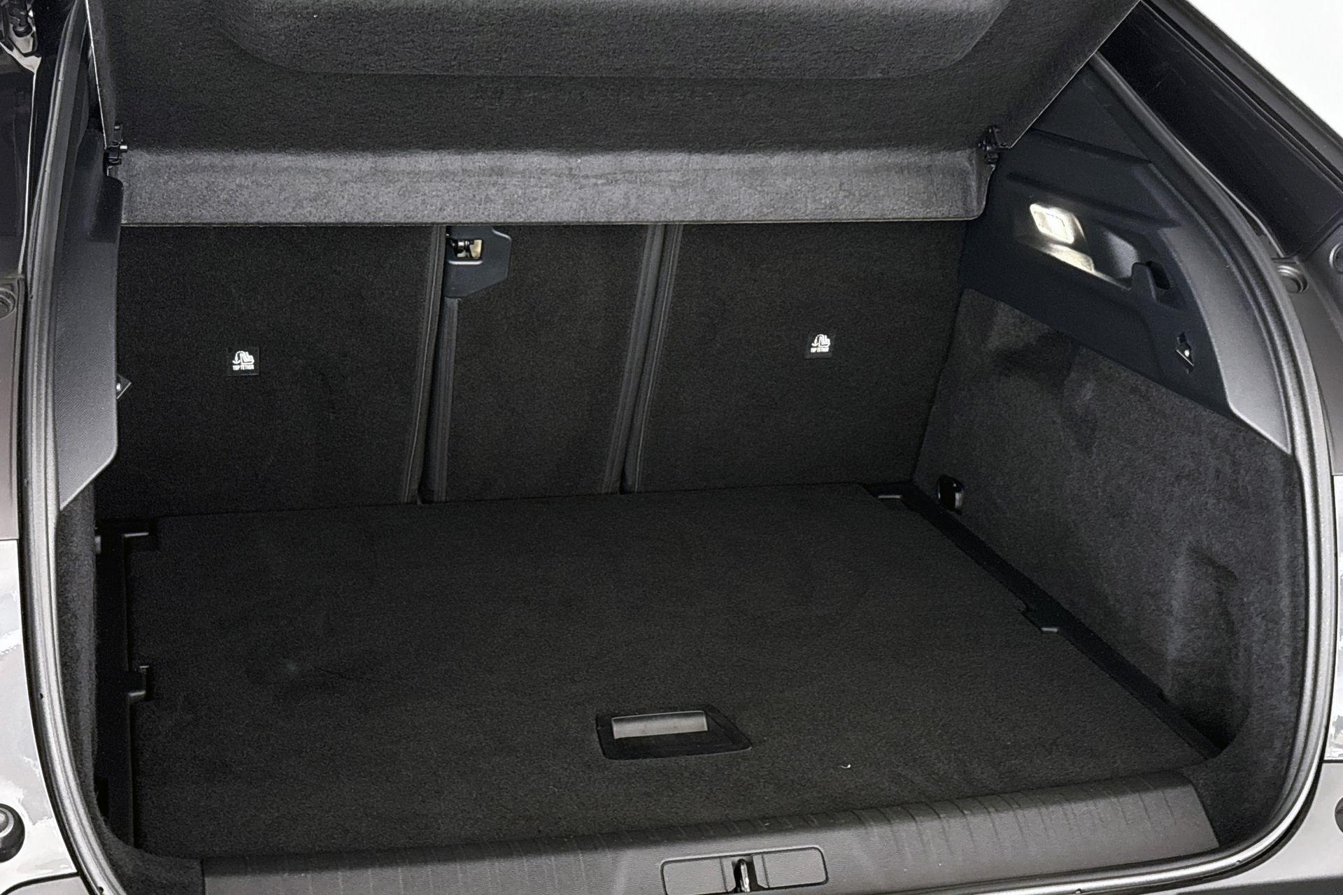 Peugeot e-3008