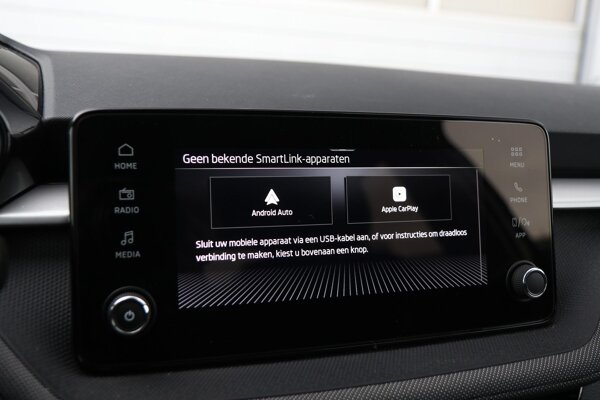Apple Carplay/Android Auto Apple Carplay/Android Auto