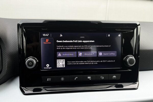 Apple Carplay/Android Auto Apple Carplay/Android Auto