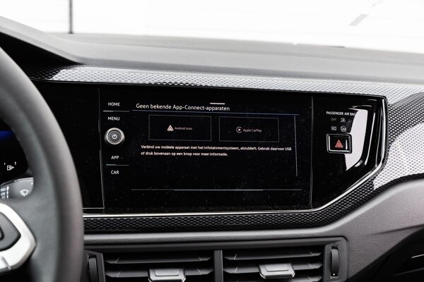 Apple Carplay/Android Auto Apple Carplay/Android Auto