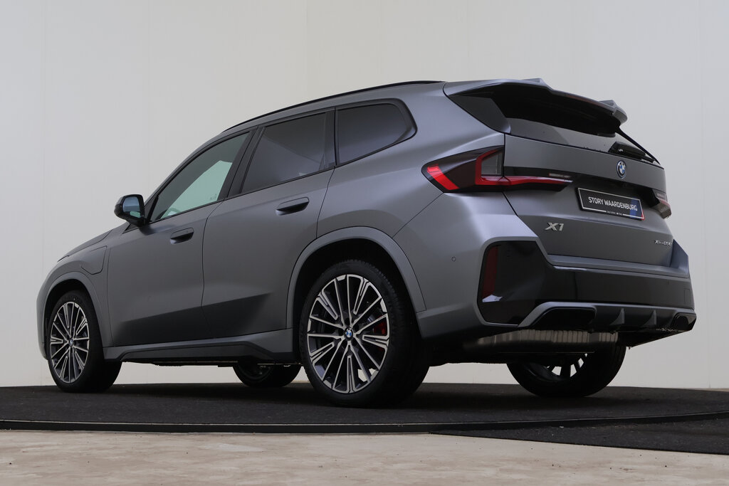 BMW X1 11