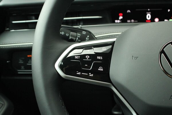 cruise control adaptief met Stop&Go en stuurhulp cruise control adaptief met Stop&Go en stuurhulp