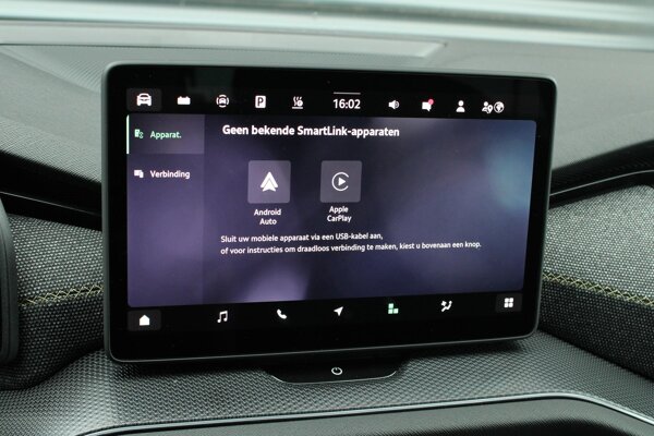 Apple Carplay/Android Auto Apple Carplay/Android Auto