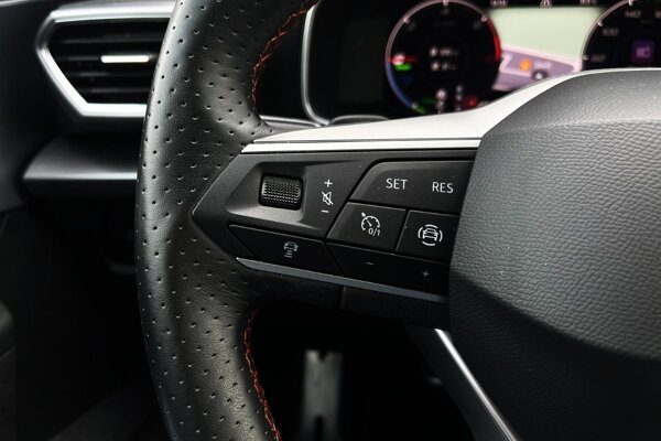 cruise control adaptief en stuurhulp cruise control adaptief en stuurhulp