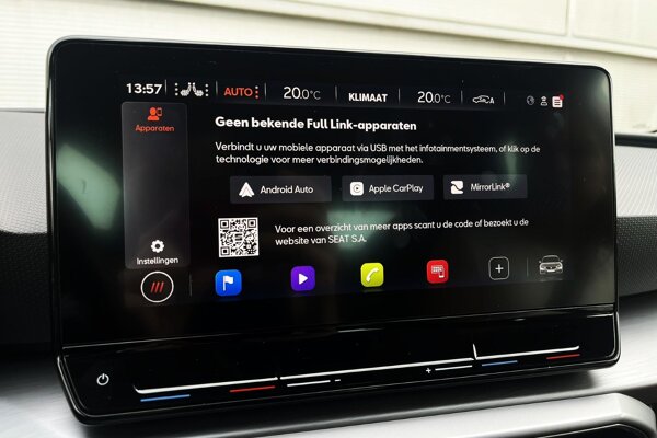 Apple Carplay/Android Auto Apple Carplay/Android Auto