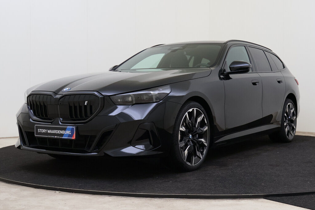 BMW i5 360