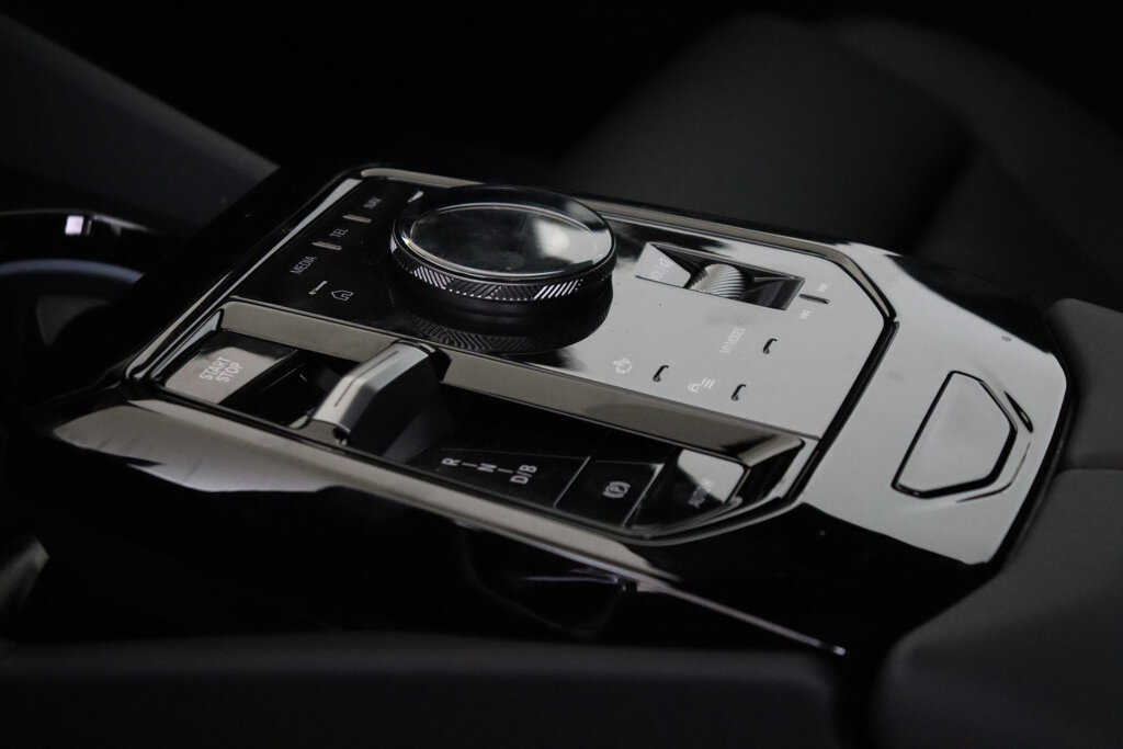BMW i5 6