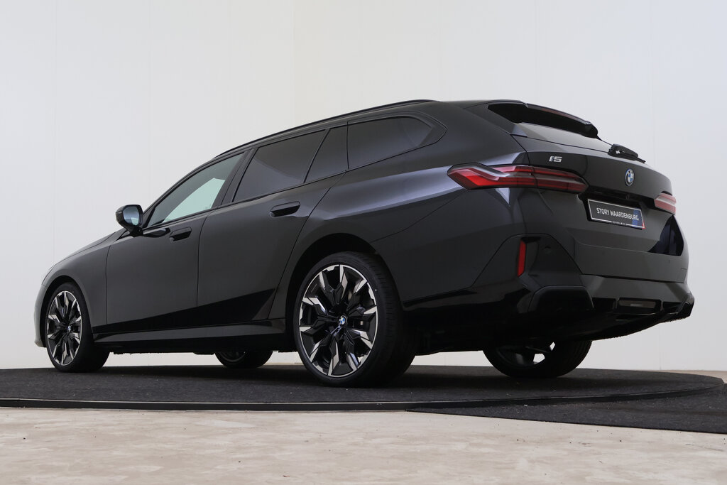 BMW i5 11