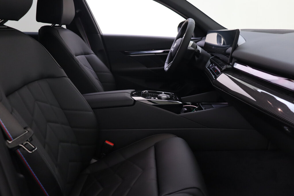 BMW i5 19
