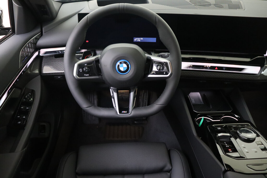 BMW i5 25