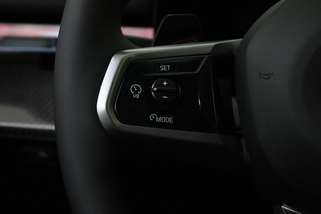 BMW i5 26